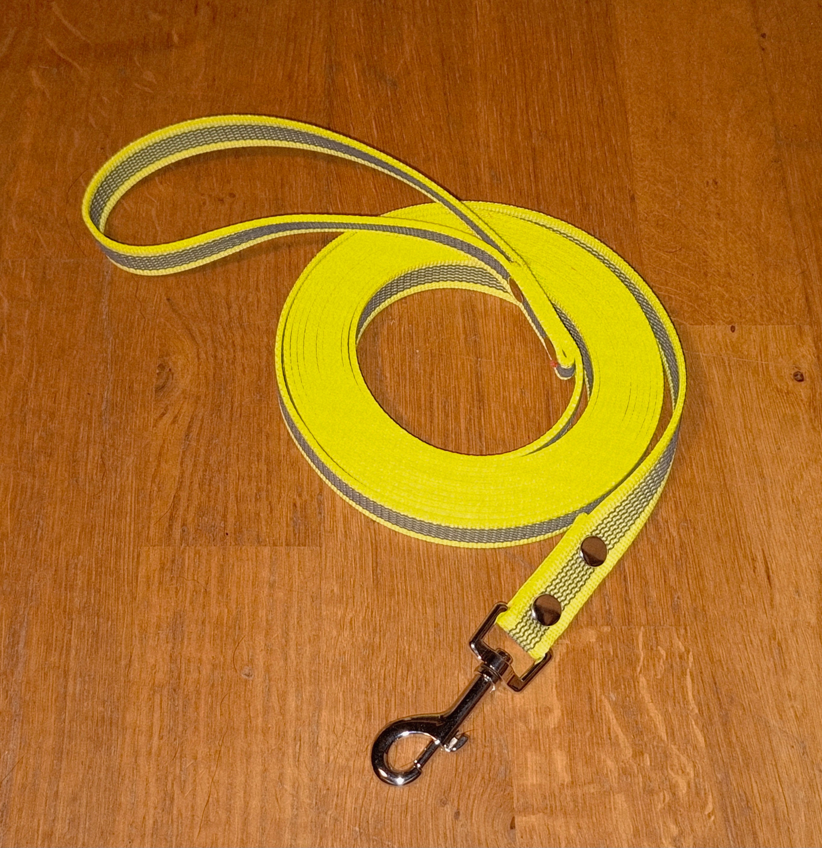 Spårlina i antiglid, med handtag 20mm x 5m, neongul